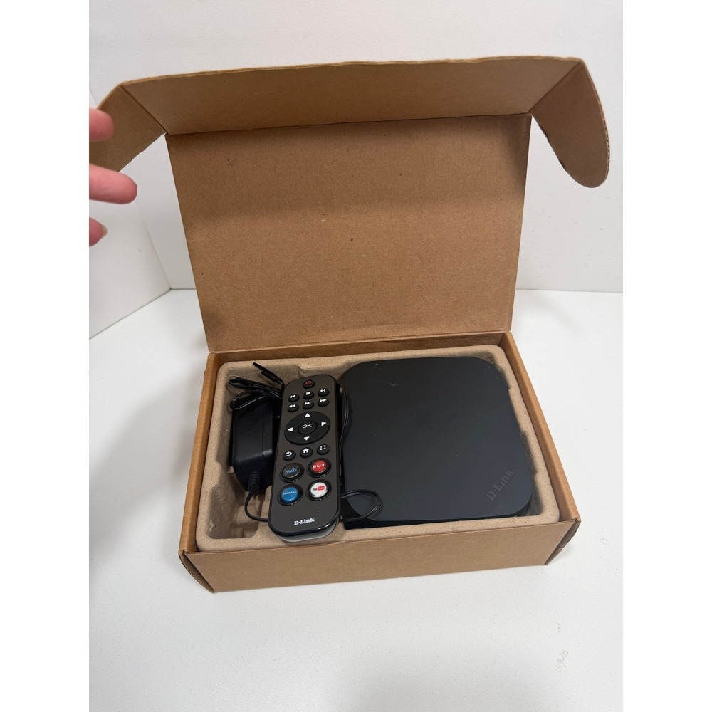 D-Link MovieNite Streaming Media Player DSM-310/RE Black with Remote and Box